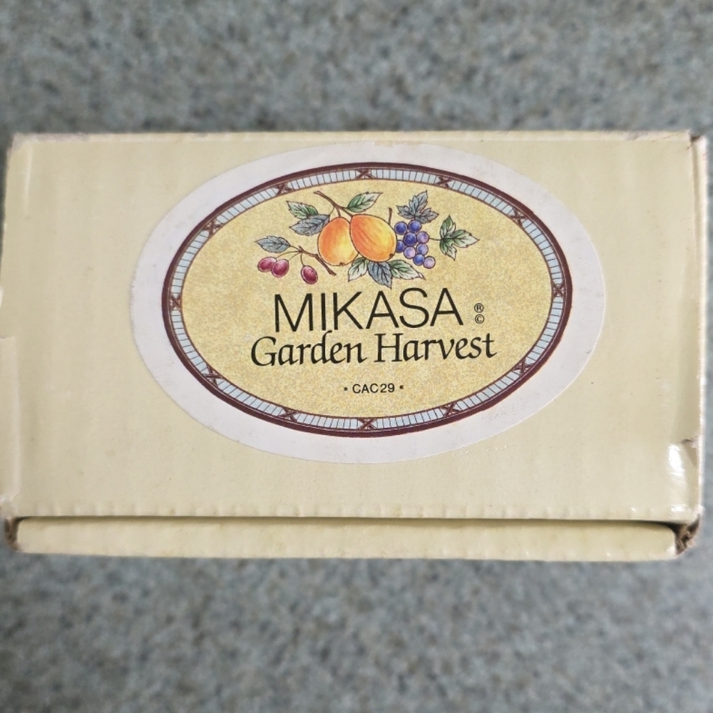 Mikasa Garden Harvest Napkin Rings Stoneware - Set of 4. NIB.